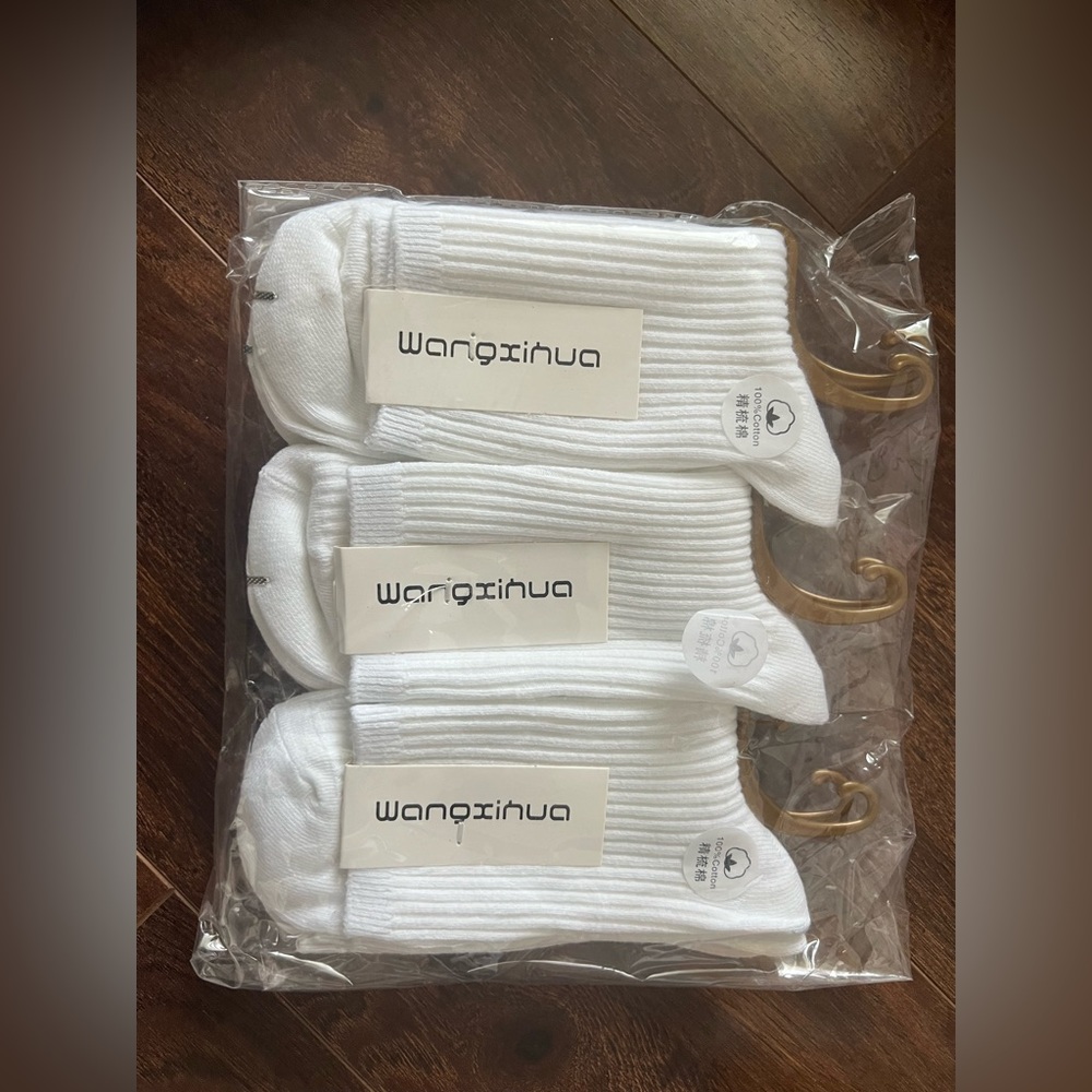 5 Pairs Of Solid Color Mid Tube socks White Suitable For Daily Use
